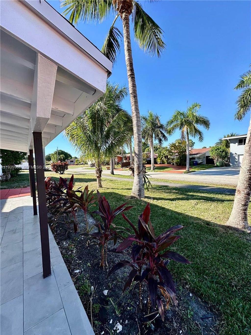 Photo of 629 SW 4th St, Hallandale Beach, FL 33009 (MLS # A11929936)