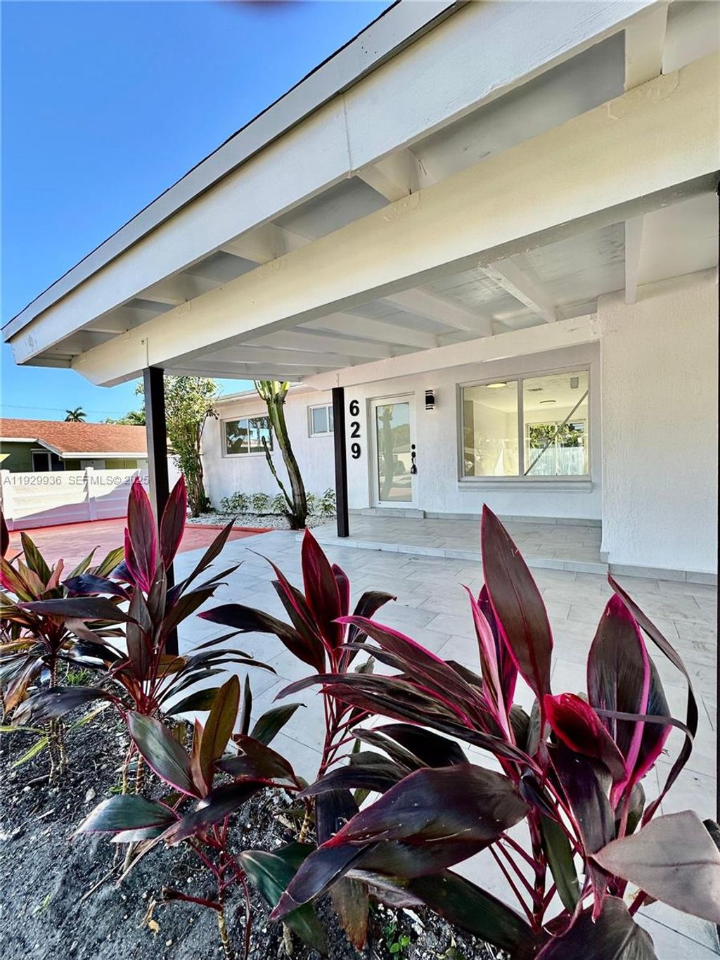 Photo of 629 SW 4th St, Hallandale Beach, FL 33009 (MLS # A11929936)