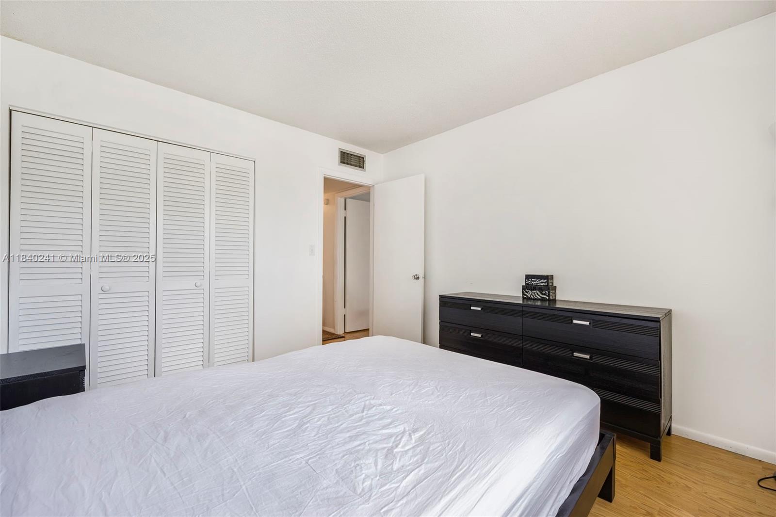 BEVERLY HILLS CONDO NUMBE - Residential