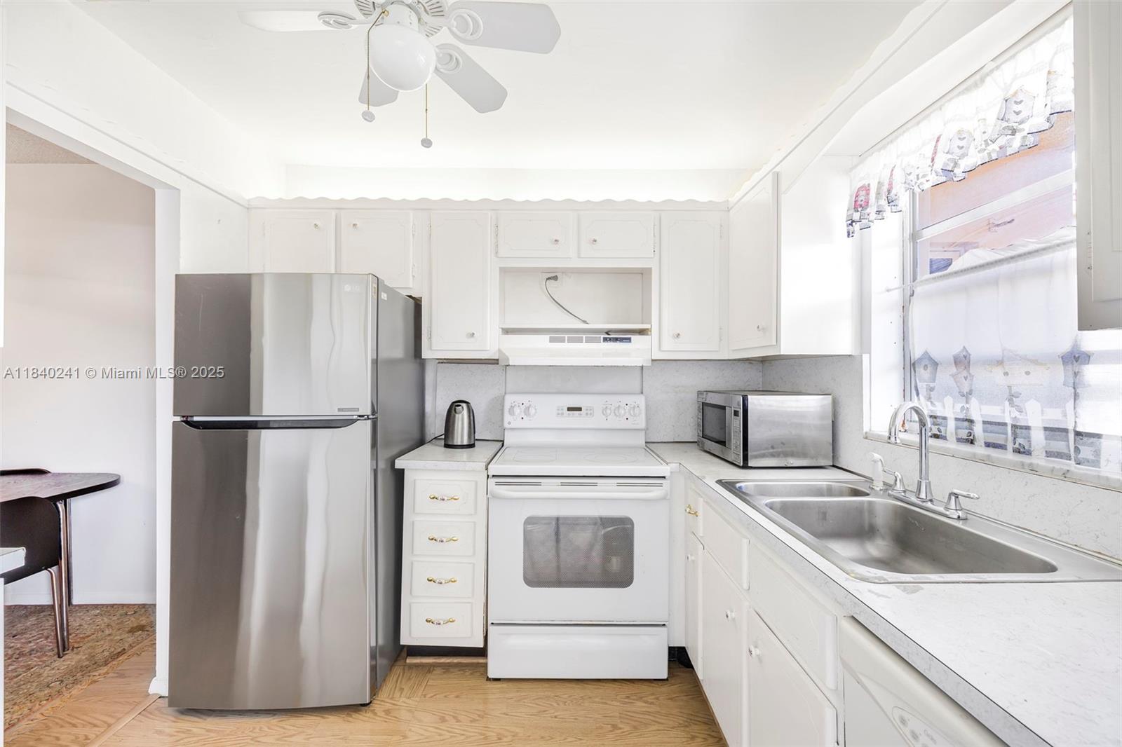 Charming 2 bedroom, 2 bathroom unit nestled within a beautifully maintained community, where lush landscapes create a tranquil retreat. Features a spacious kitchen, great natural lighting throughout, freshly painted walls & a spacious sized balcony. The community offers a pool, common area for gatherings and a gym. Water and one assigned parking is included.