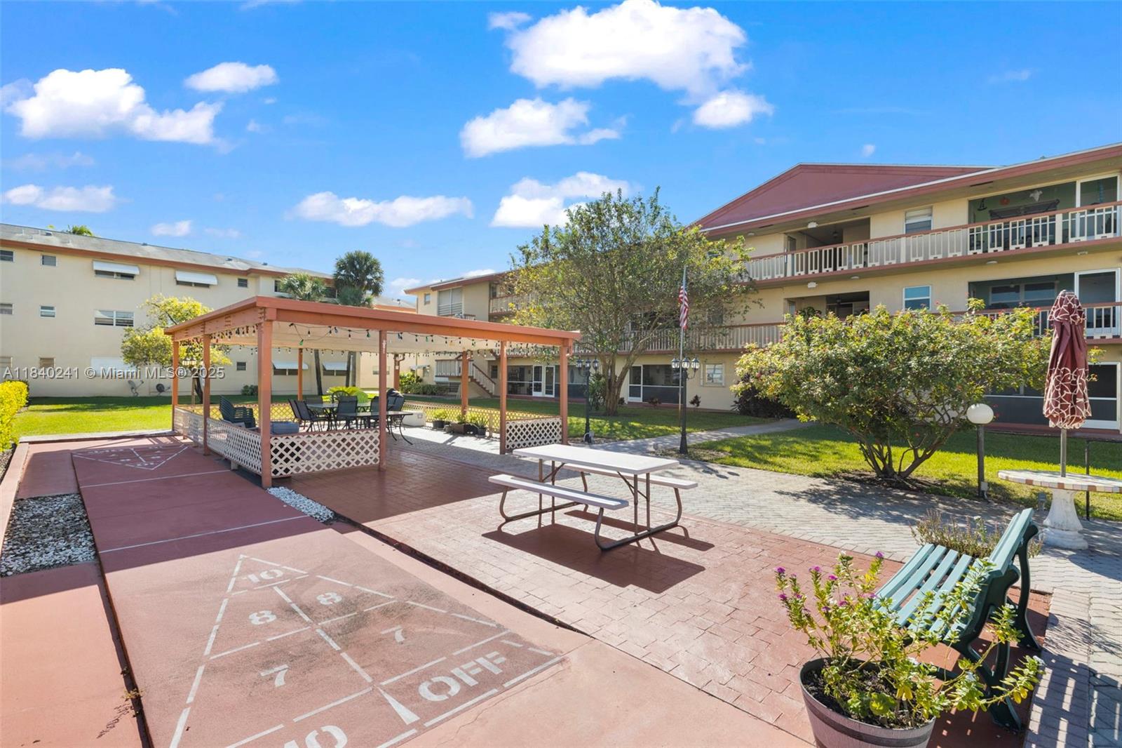 BEVERLY HILLS CONDO NUMBE - Residential