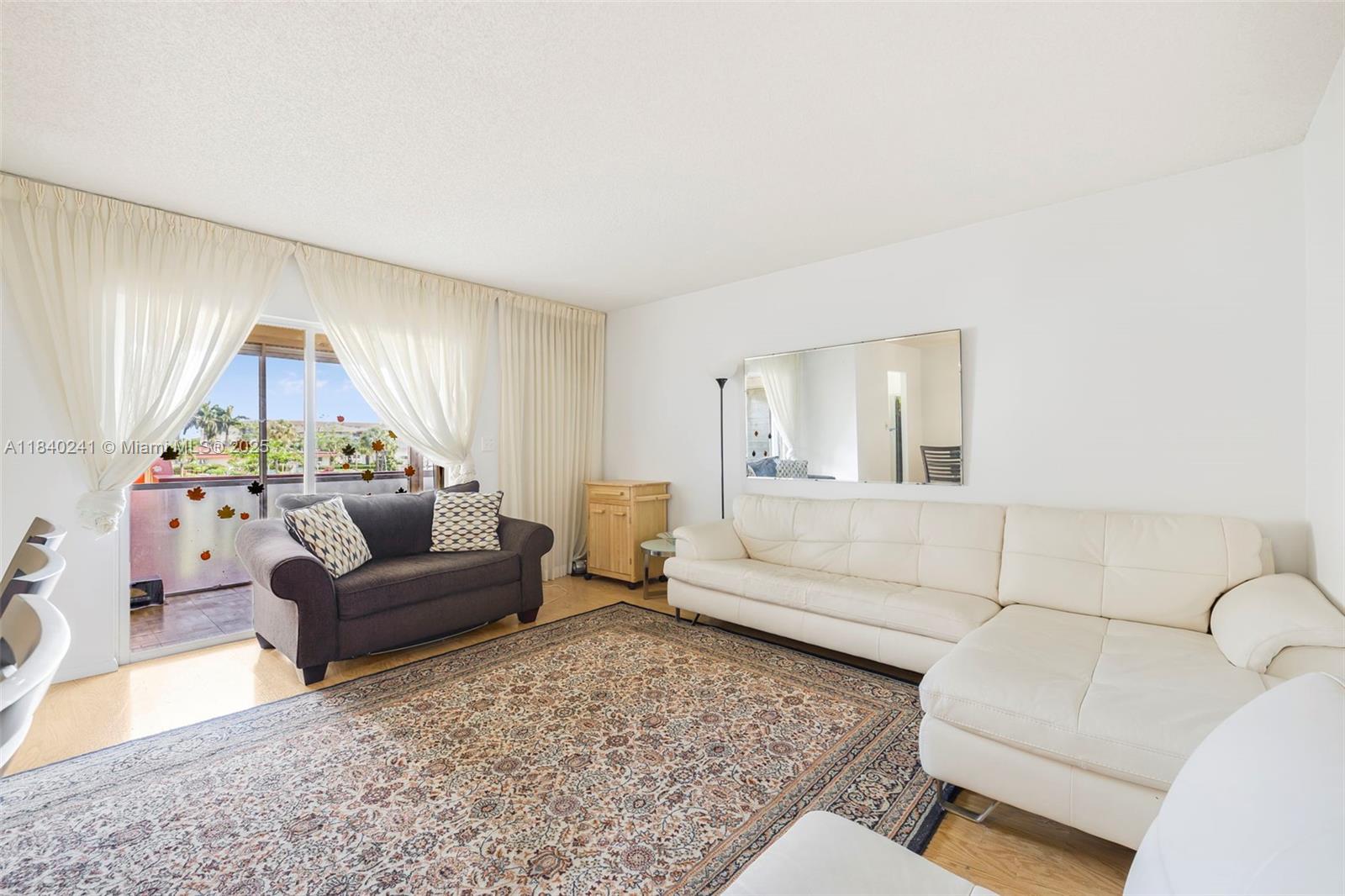 BEVERLY HILLS CONDO NUMBE - Residential