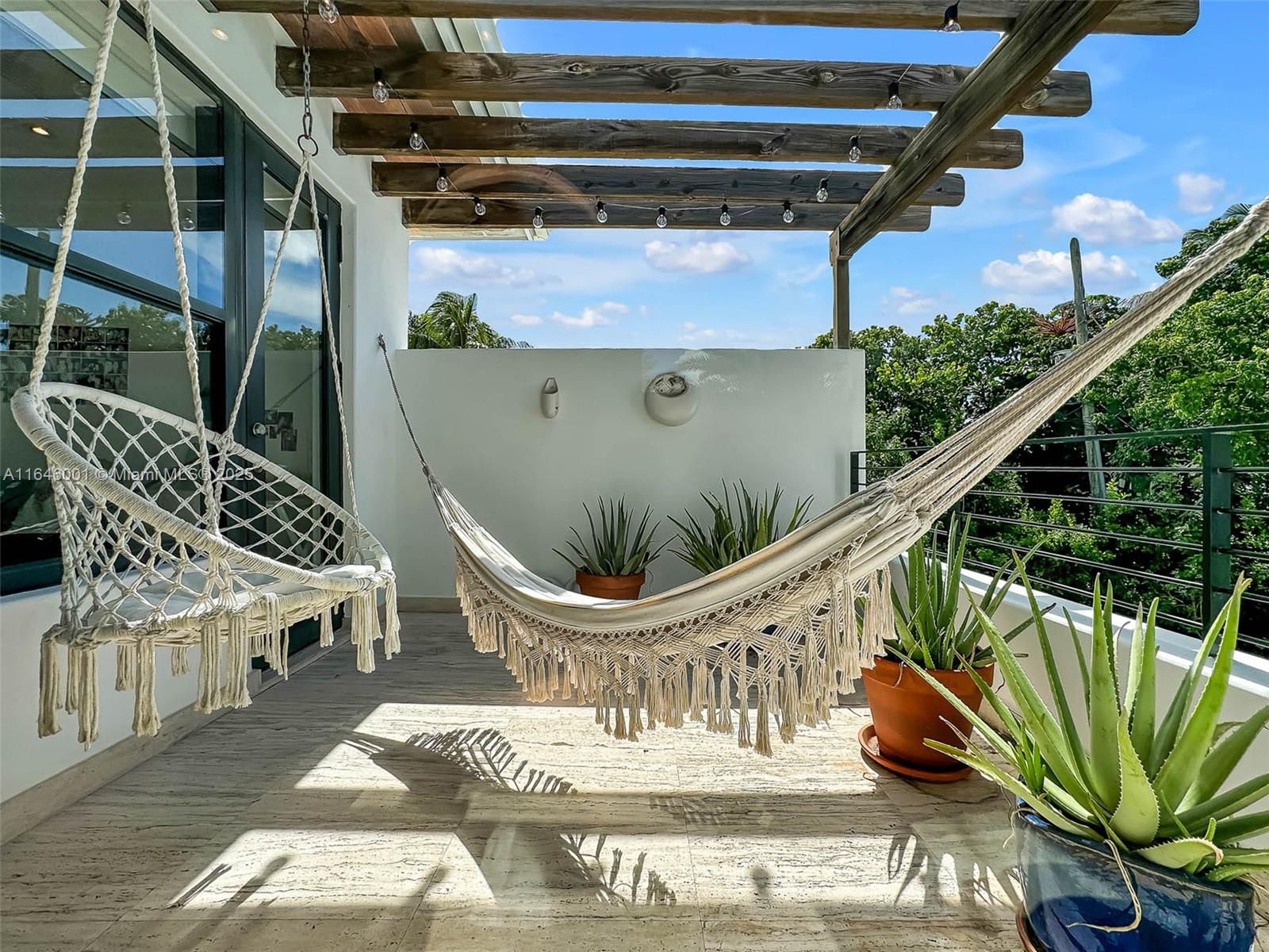 TROPICAL ISLE HOMES SUB - Residential