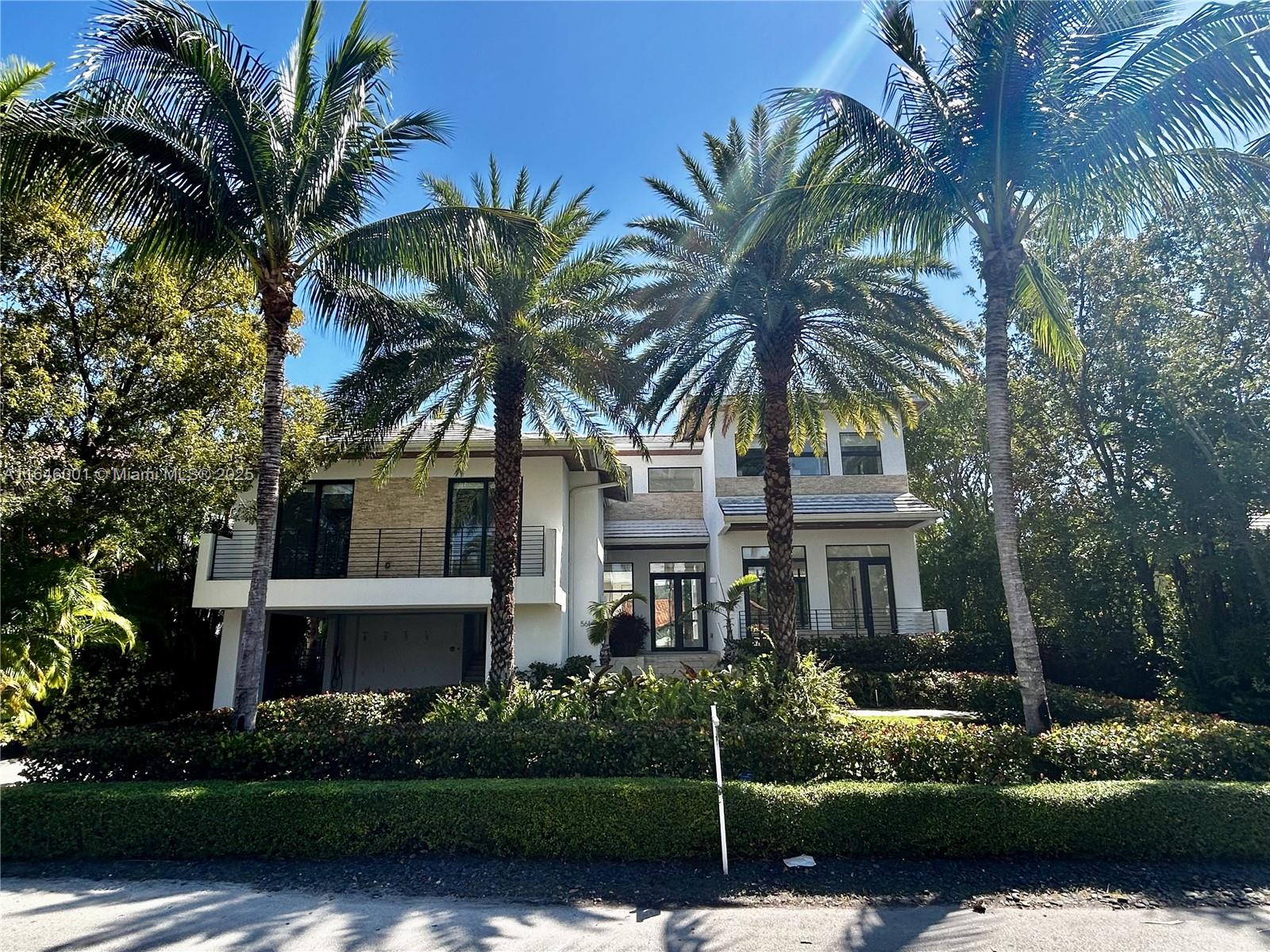 561 Hampton Ln, Key Biscayne, Miami-Dade County, Florida - 6 Bedrooms  
7 Bathrooms - 