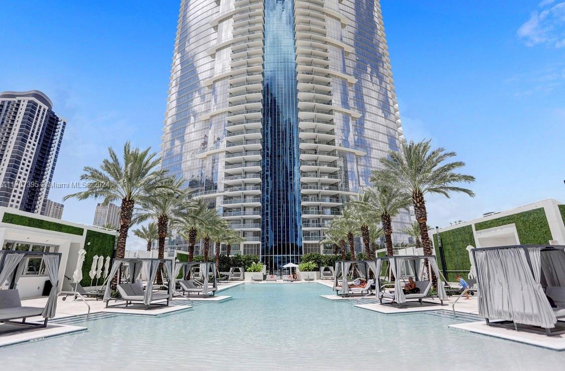 PARAMOUNT MIAMI WORLDCENTE - Residential