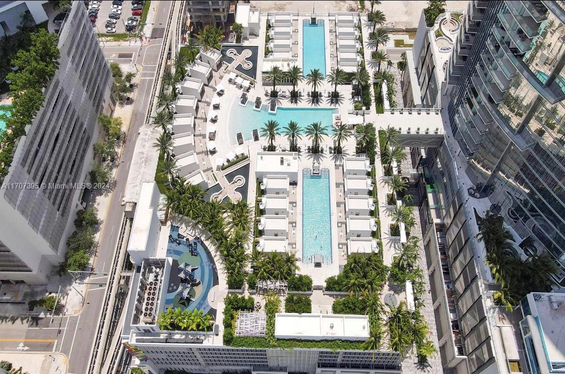 PARAMOUNT MIAMI WORLDCENTE - Residential