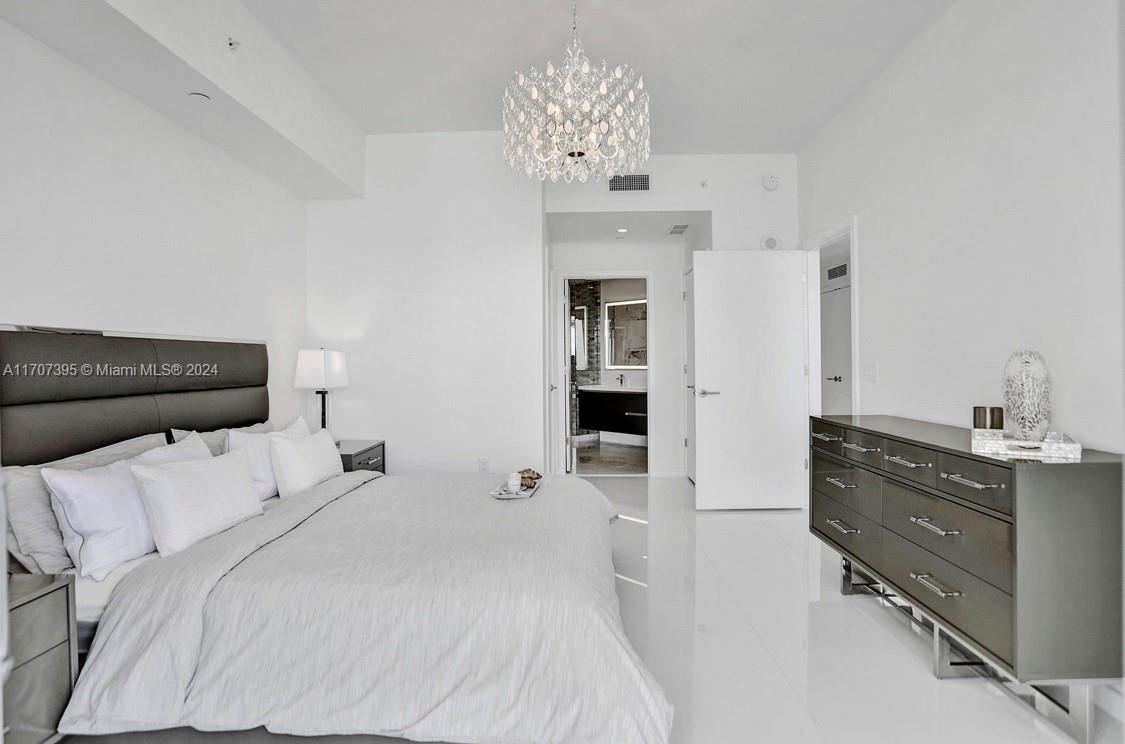 PARAMOUNT MIAMI WORLDCENTE - Residential