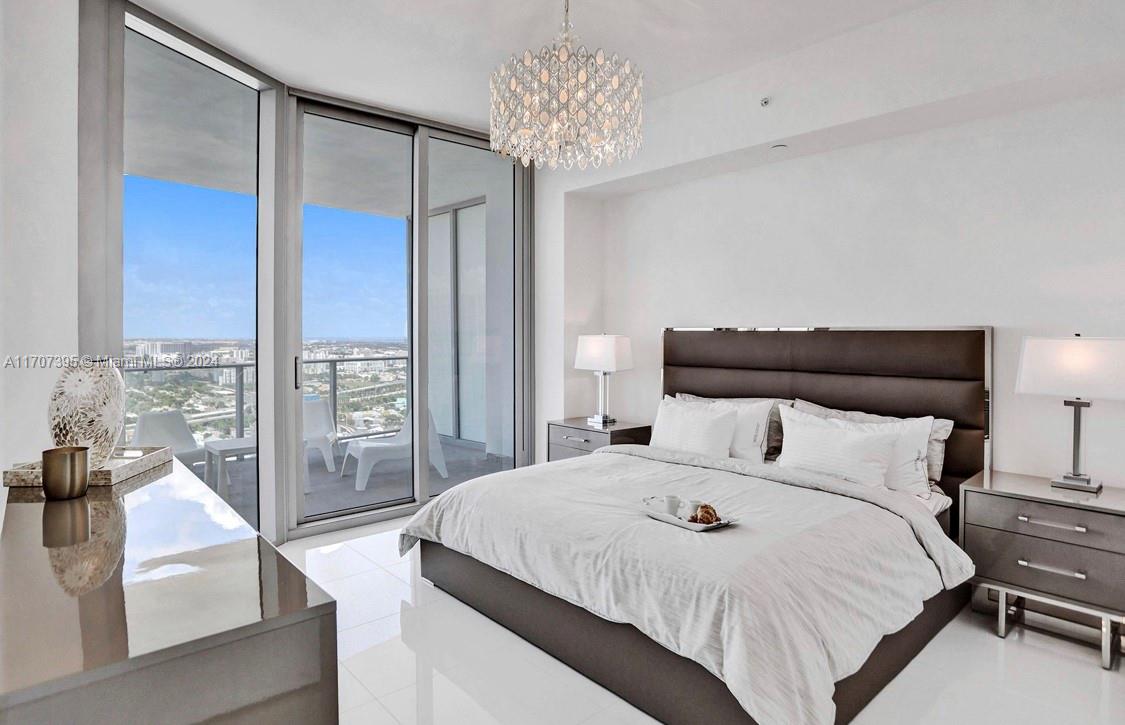 PARAMOUNT MIAMI WORLDCENTE - Residential