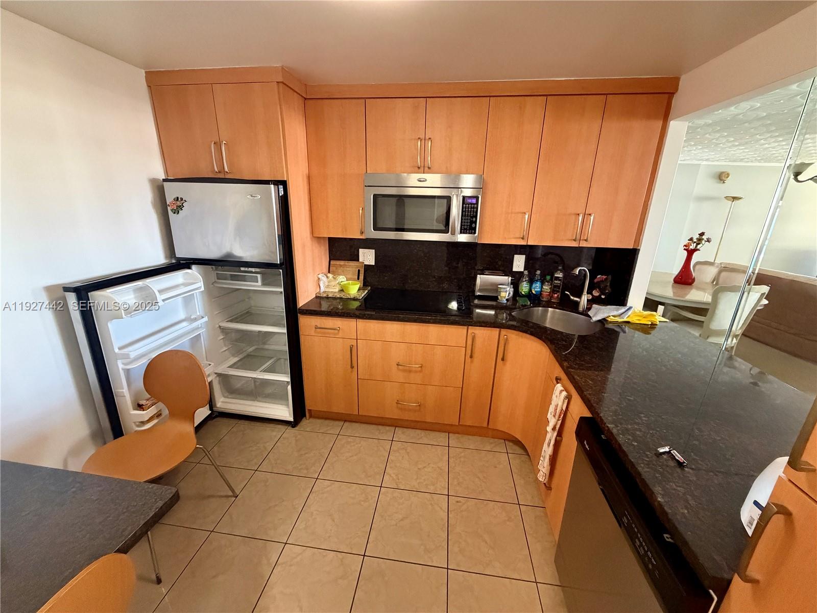 PLAZA TOWERS SOUTH CONDO - Residential