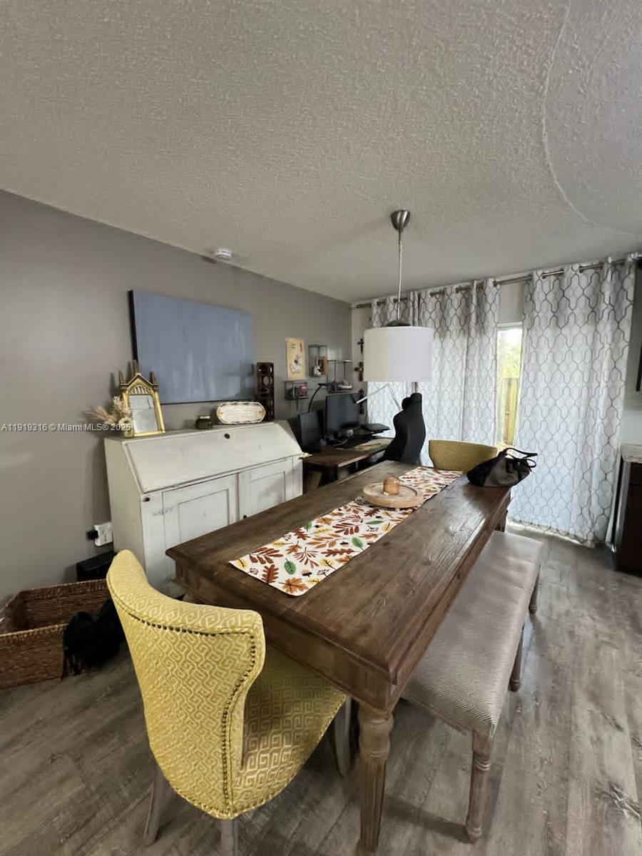 KENDALE LK TOWNHOUSE COND - Residential Lease