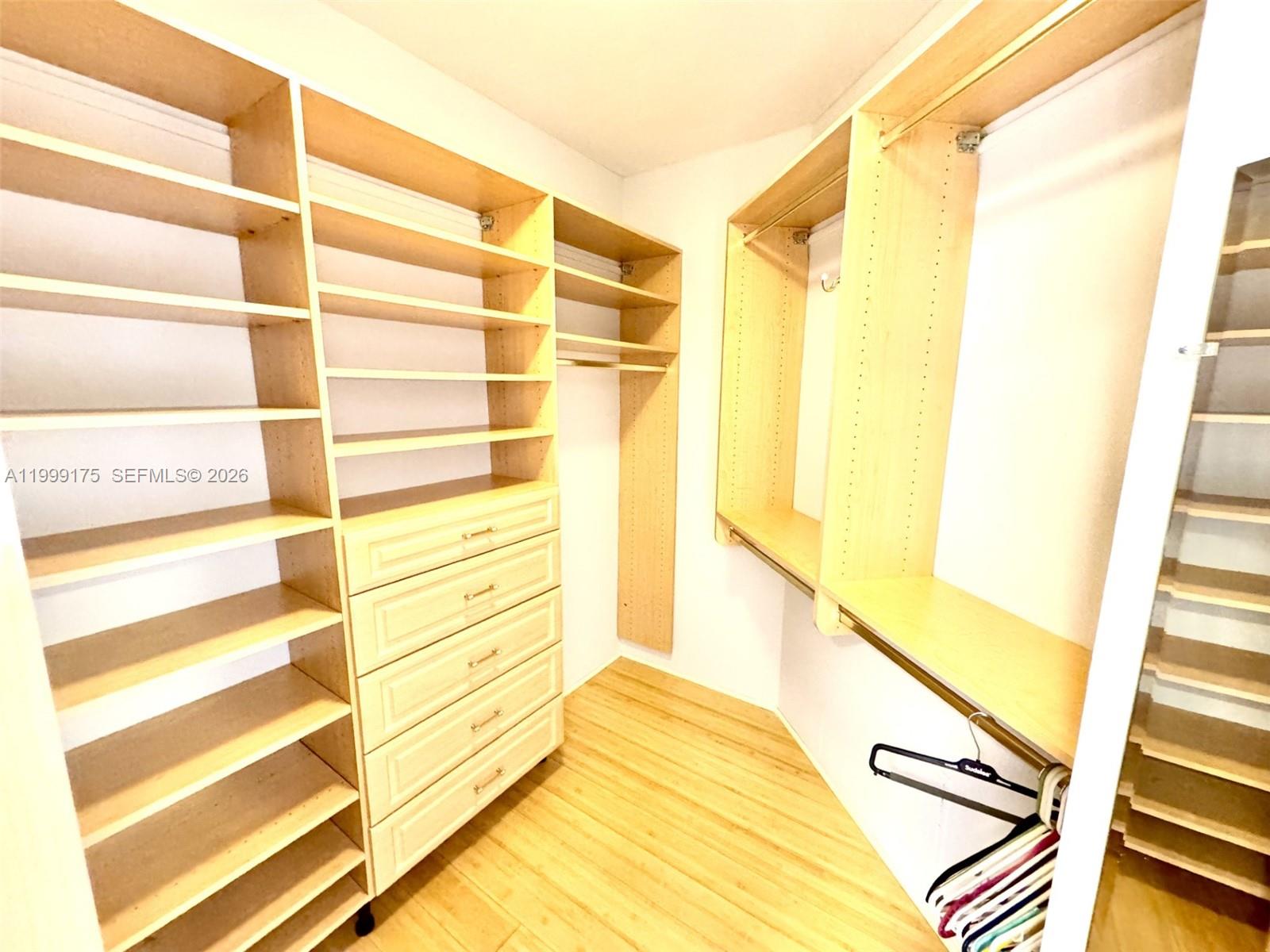 WILLIAMS ISlAND - Residential