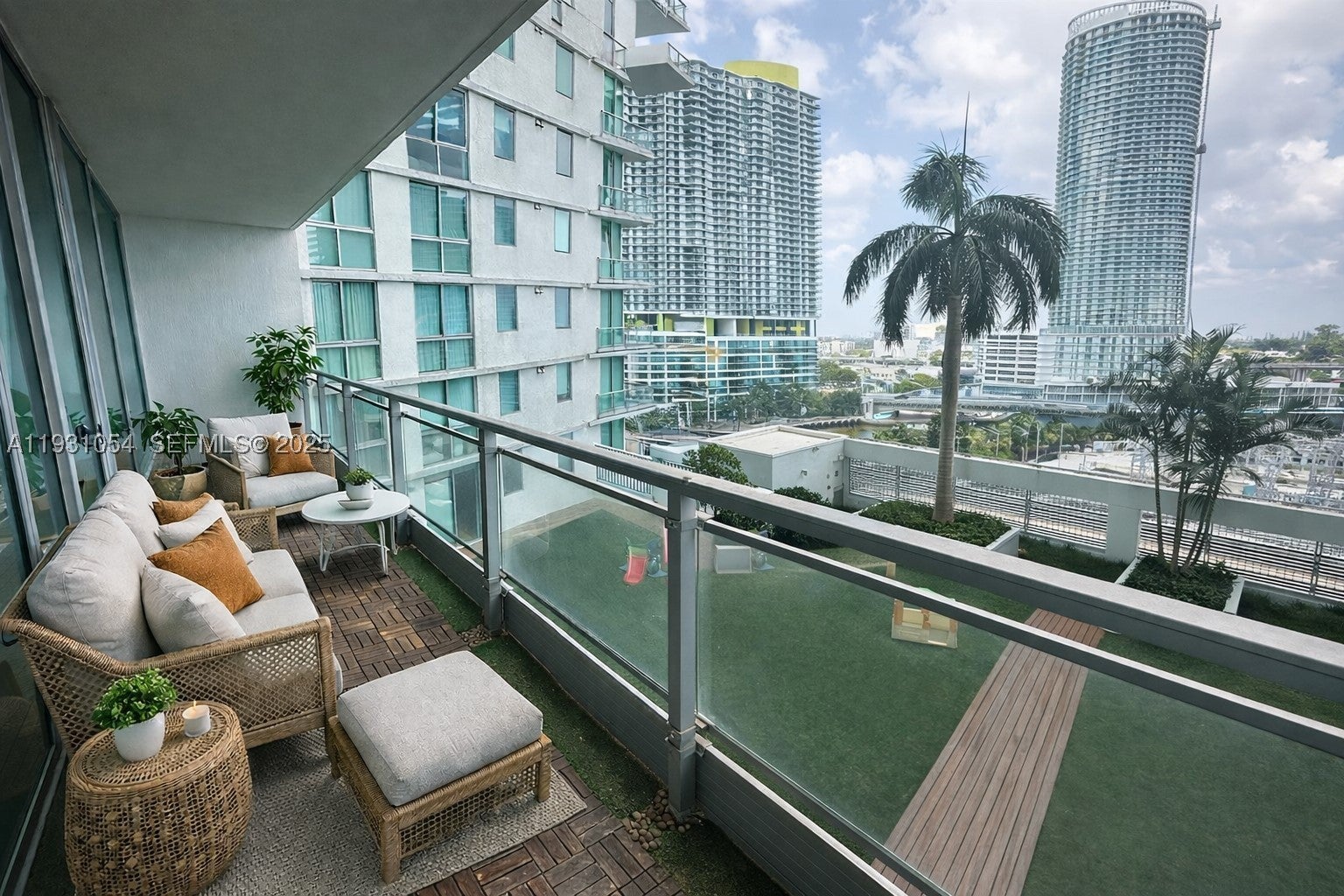 92 SW 3rd St 1408