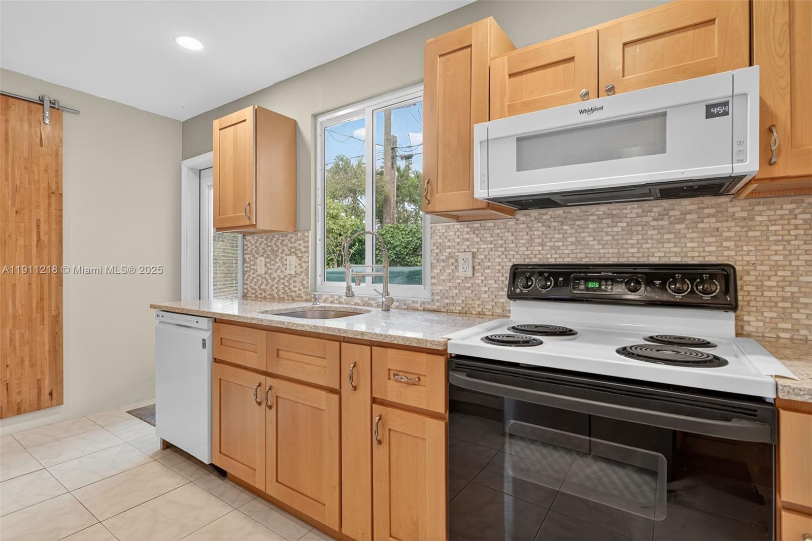 NORTH ANDREWS GARDENS 2ND - Residential Lease