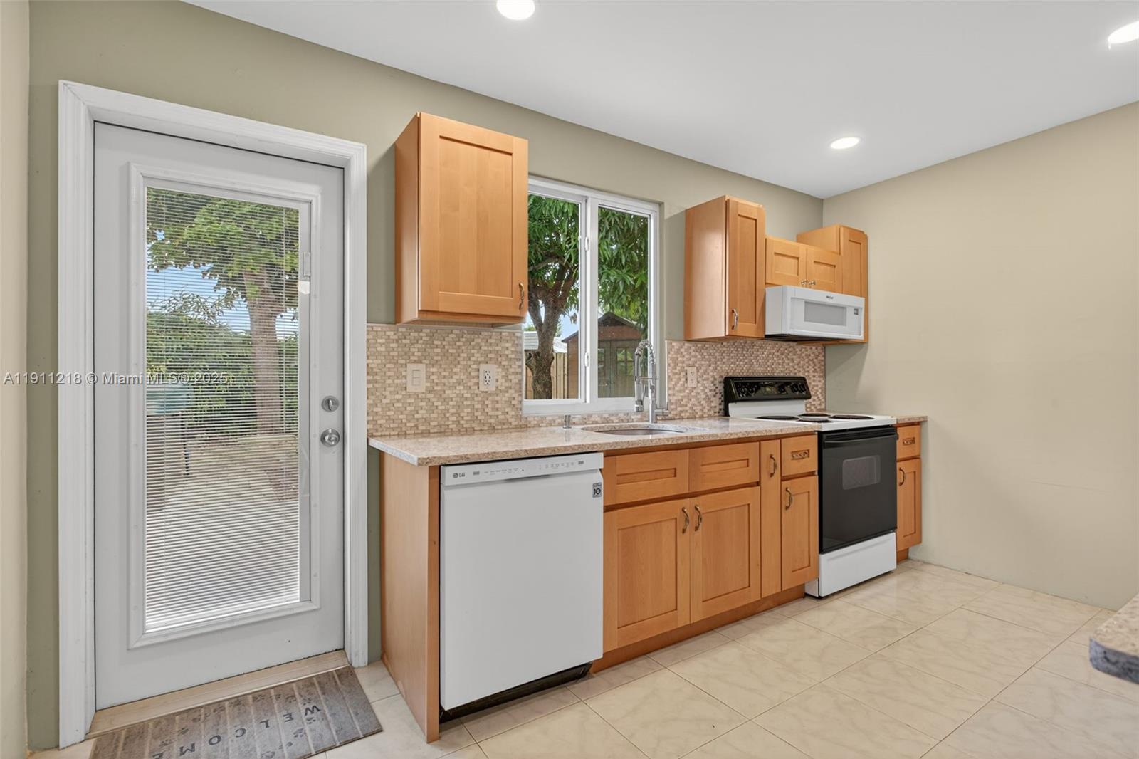 NORTH ANDREWS GARDENS 2ND - Residential Lease