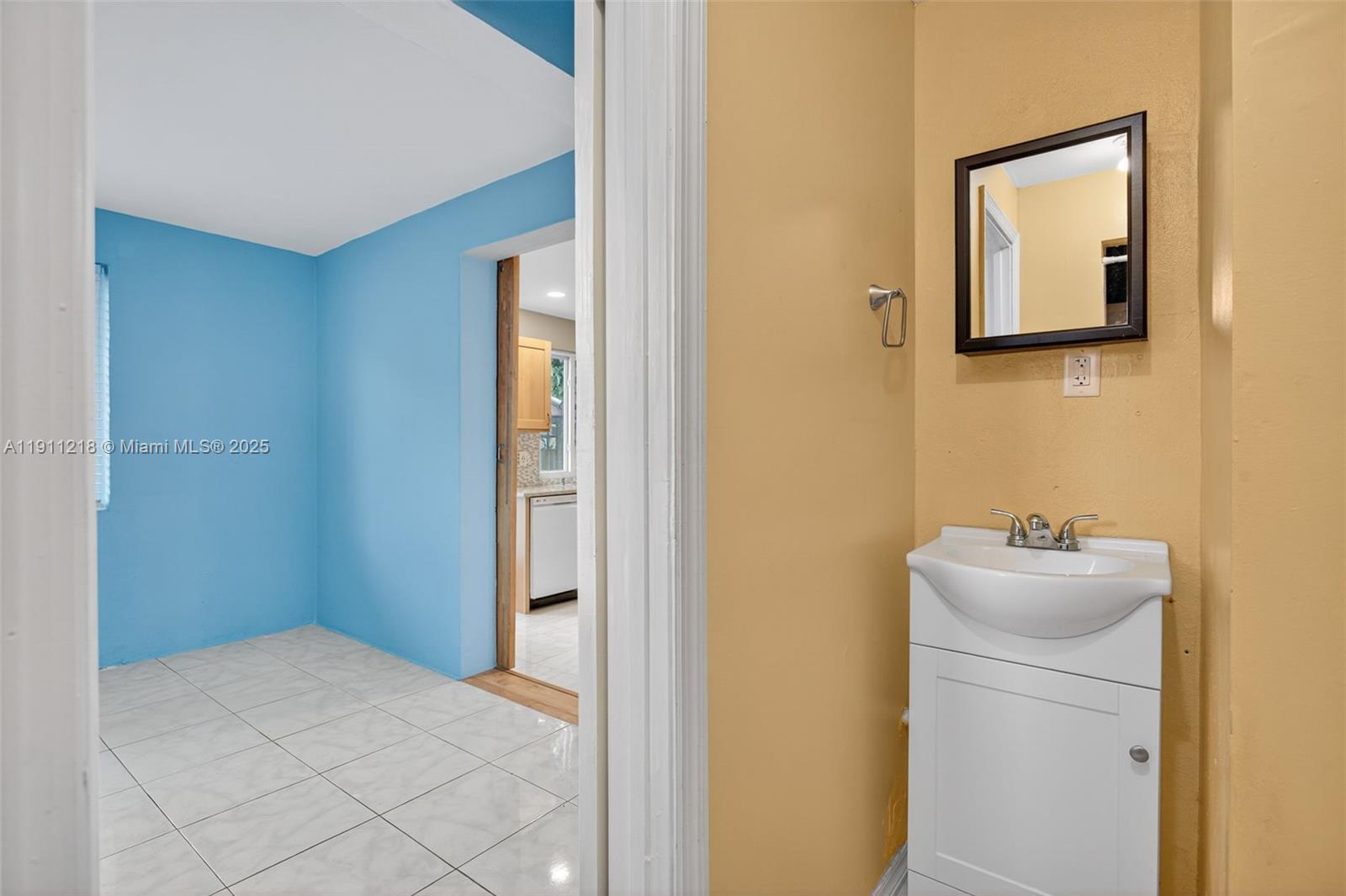 NORTH ANDREWS GARDENS 2ND - Residential Lease