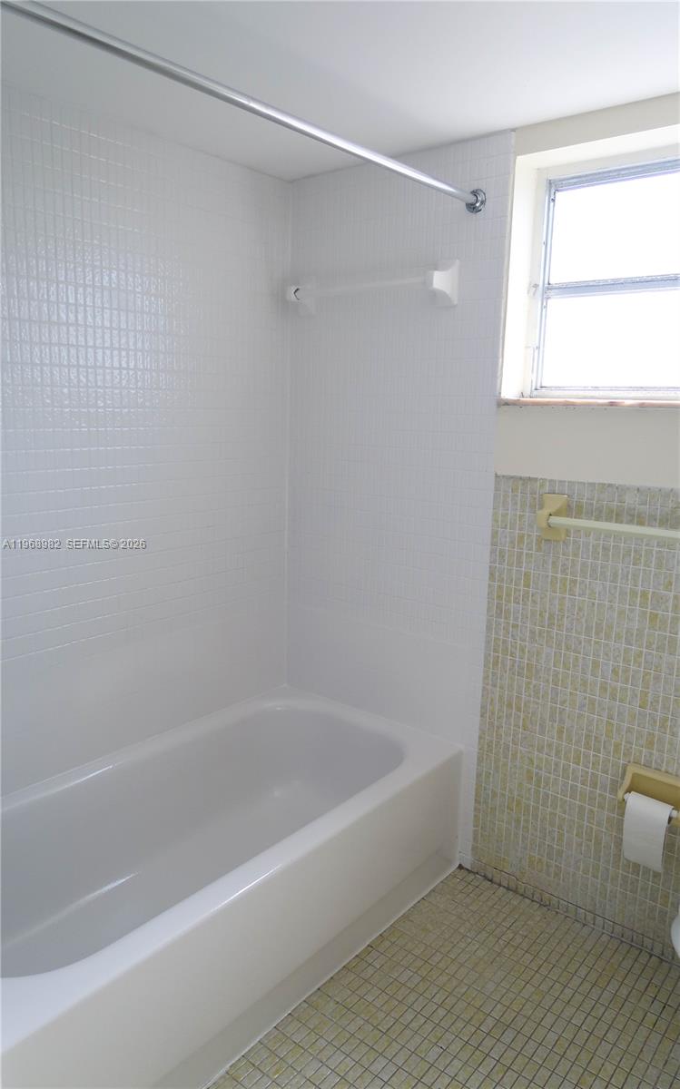 JADE WINDS GROUP BAMBOO G - Residential