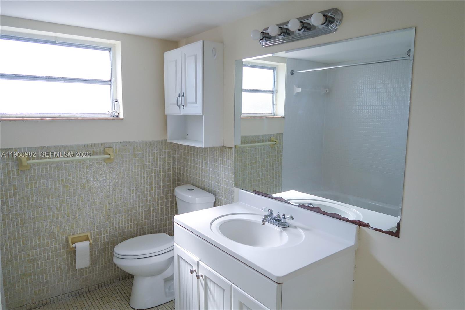 JADE WINDS GROUP BAMBOO G - Residential