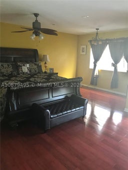 Listing photo 10