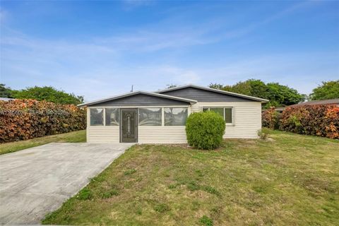 746 NW 3rd St Florida City FL 33034