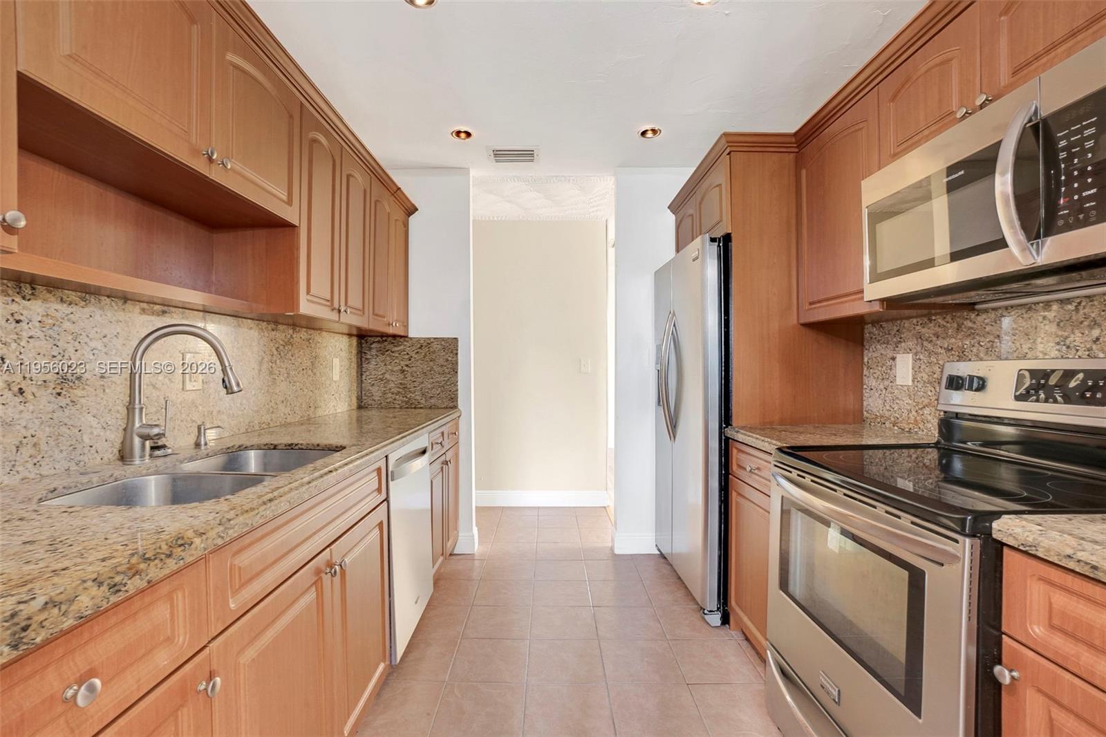 SIXTH AVENUE PARK - Residential