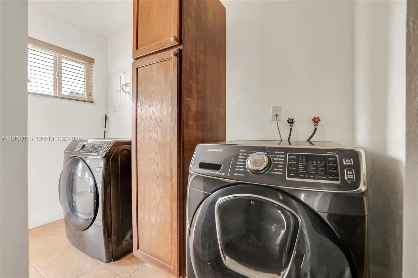 SIXTH AVENUE PARK - Residential