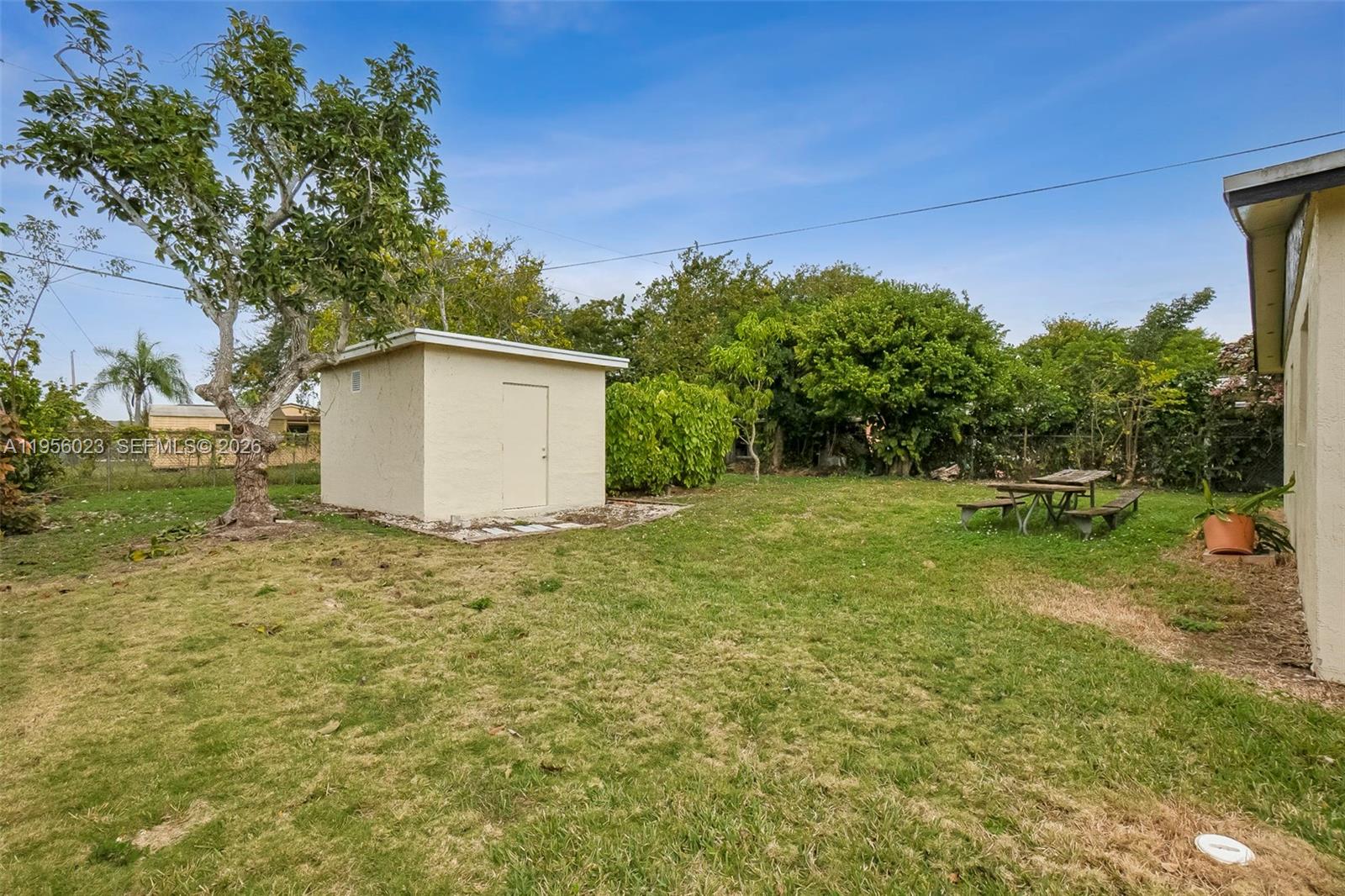 SIXTH AVENUE PARK - Residential