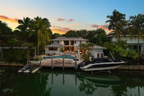 121 Knollwood Drive Key Biscayne FL 33149