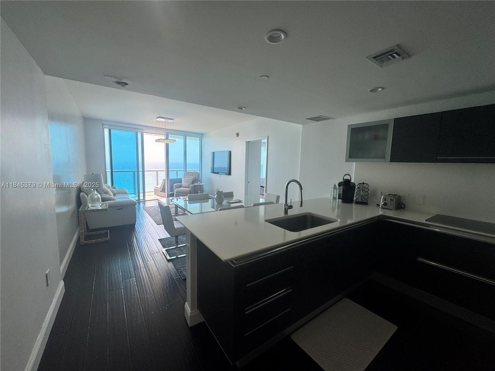JADE BEACH CONDO - Residential Lease