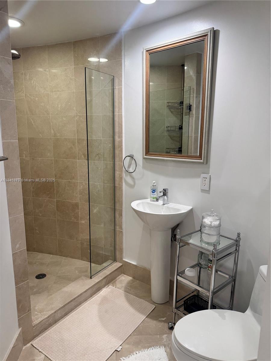 JADE BEACH CONDO - Residential Lease