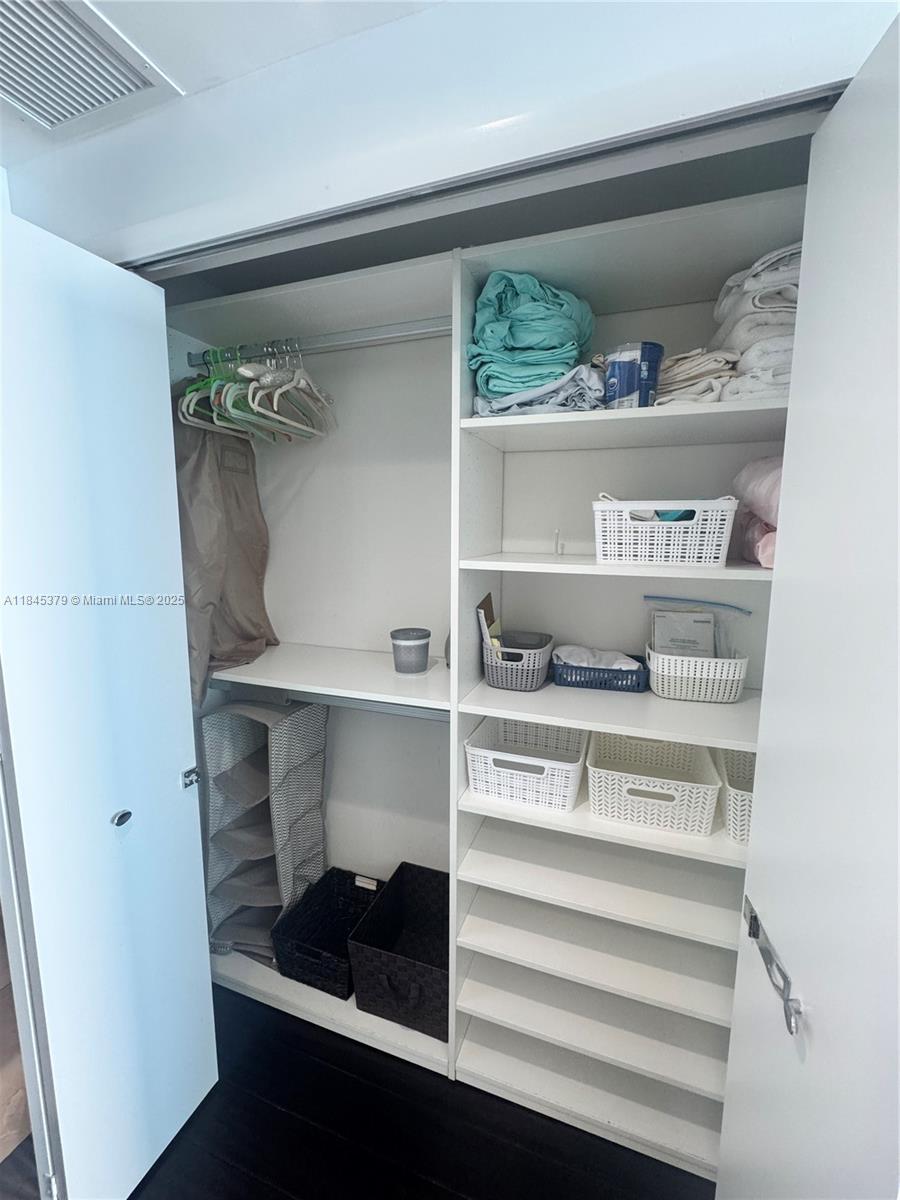 JADE BEACH CONDO - Residential Lease