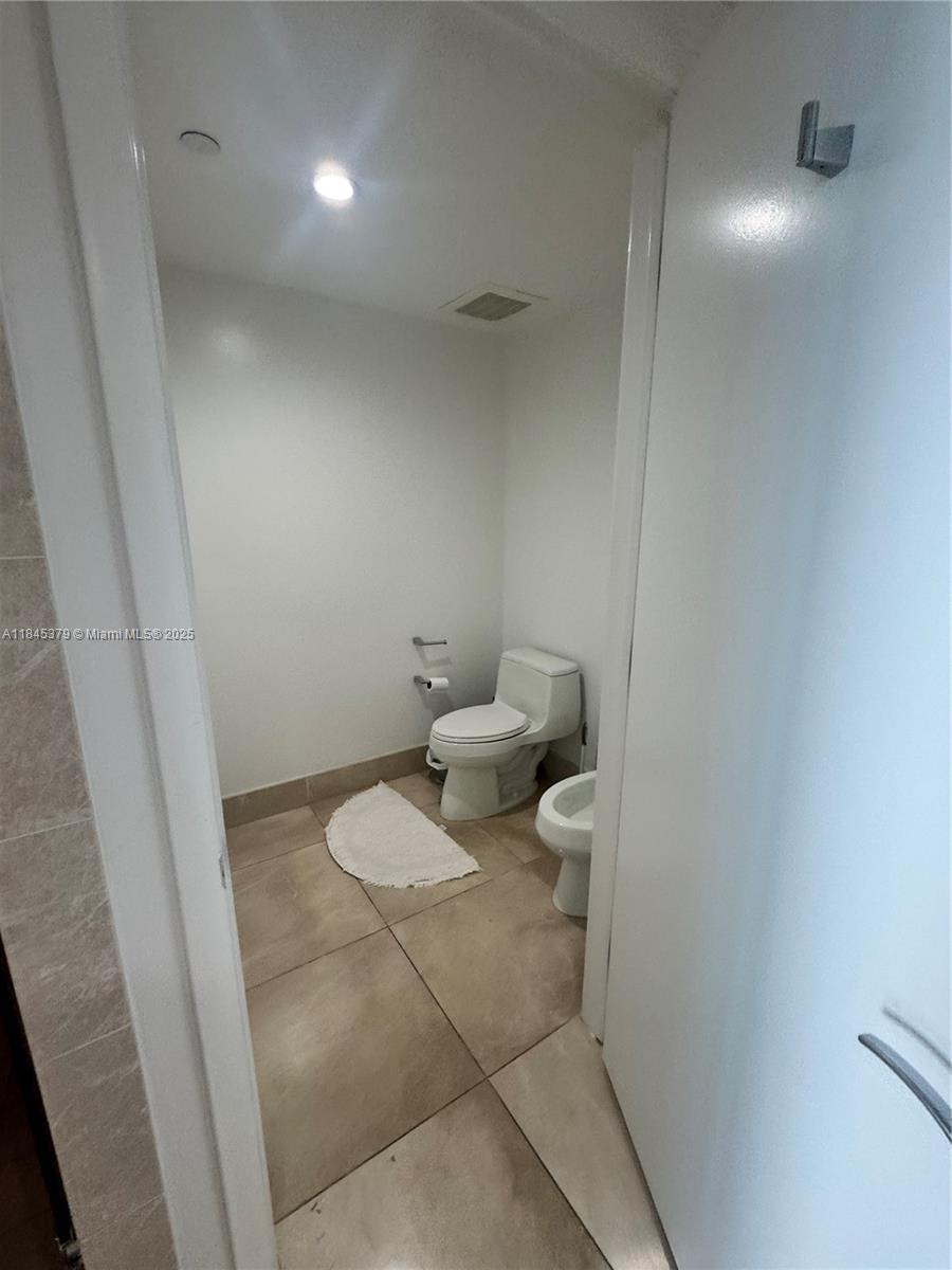 JADE BEACH CONDO - Residential Lease