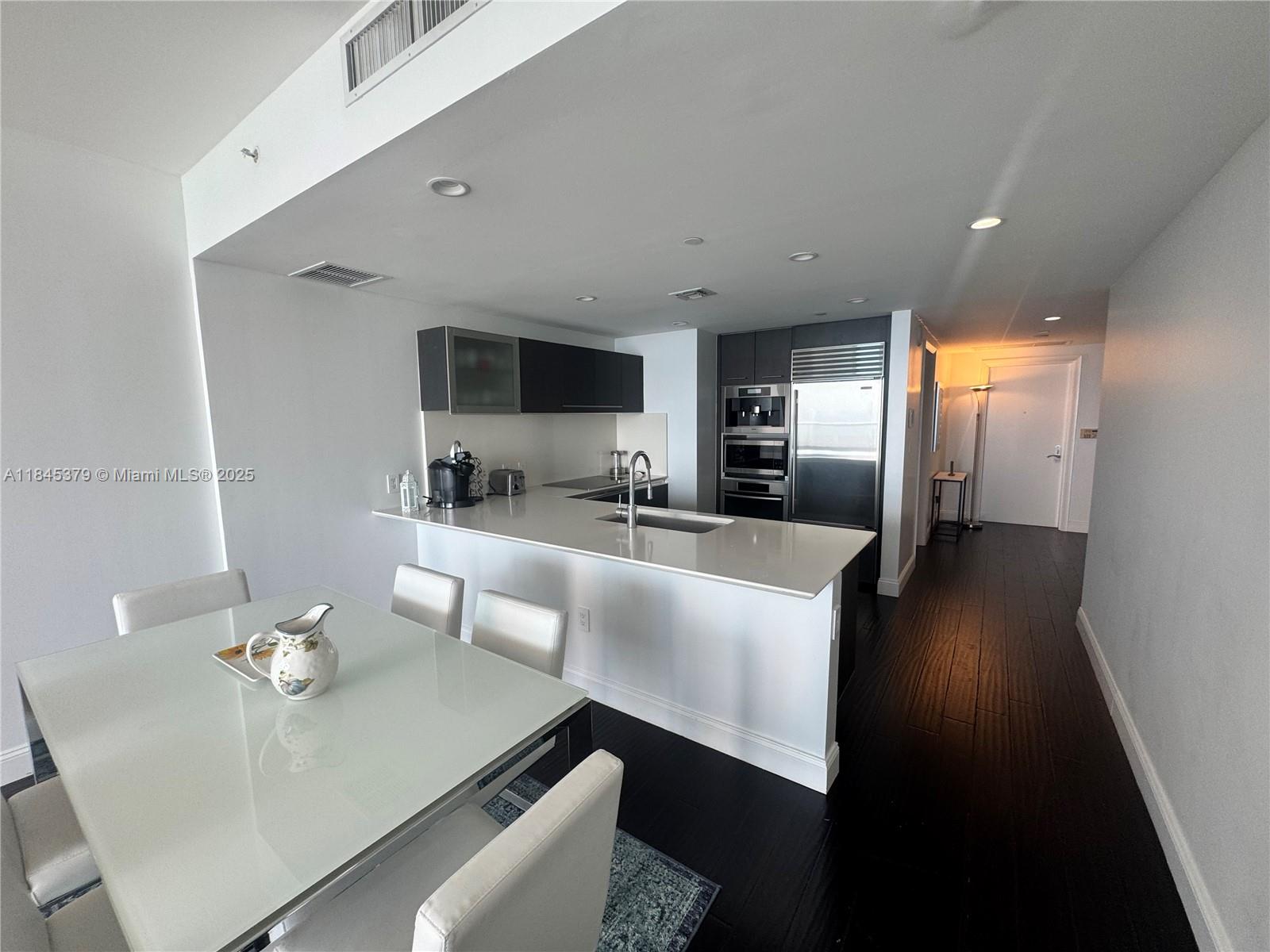 JADE BEACH CONDO - Residential Lease
