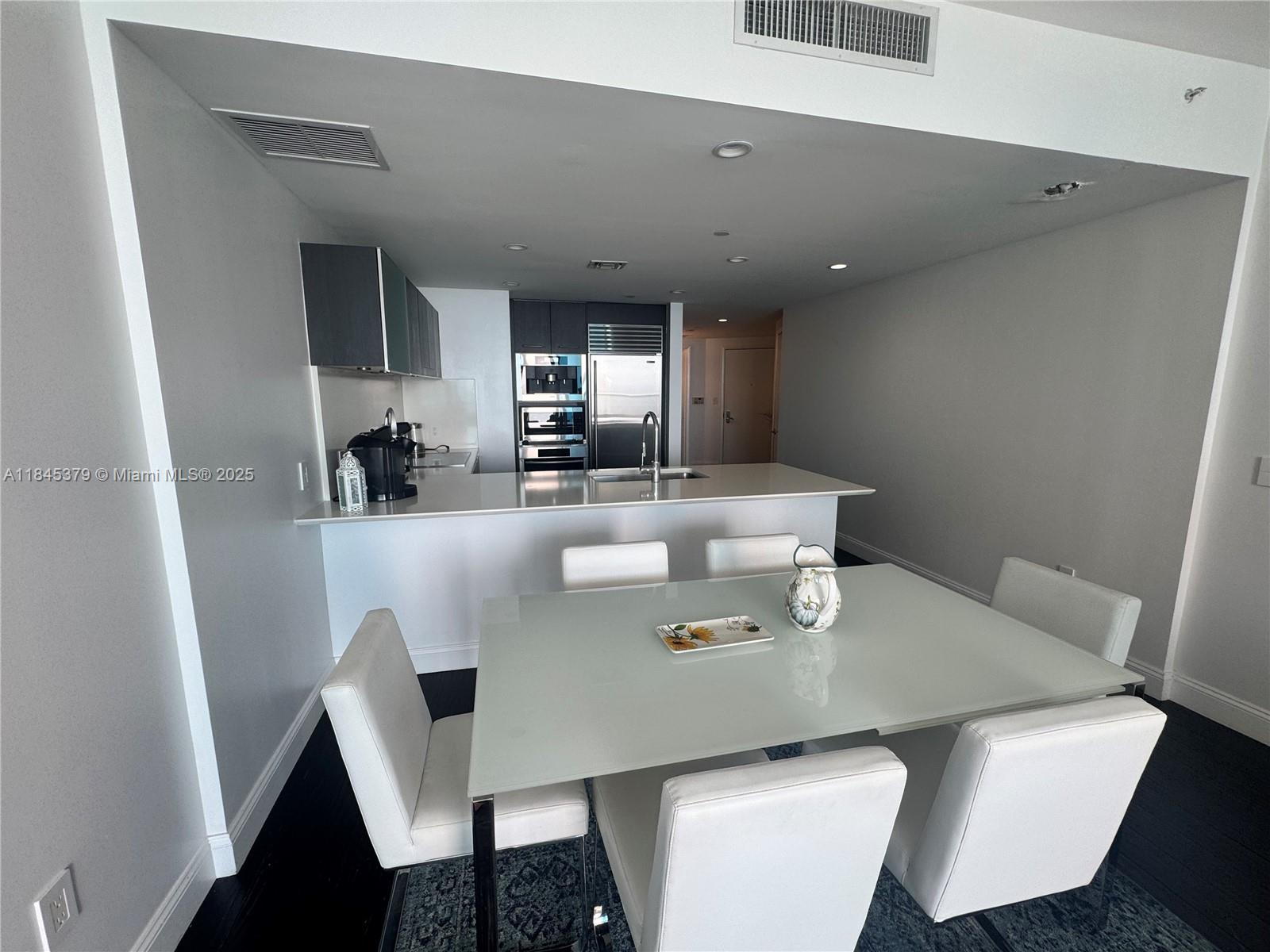 JADE BEACH CONDO - Residential Lease