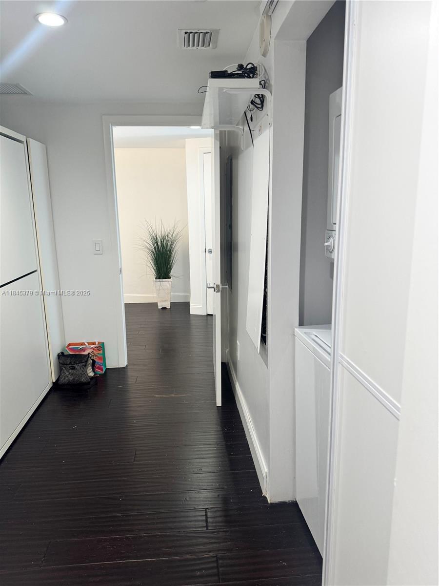 JADE BEACH CONDO - Residential Lease