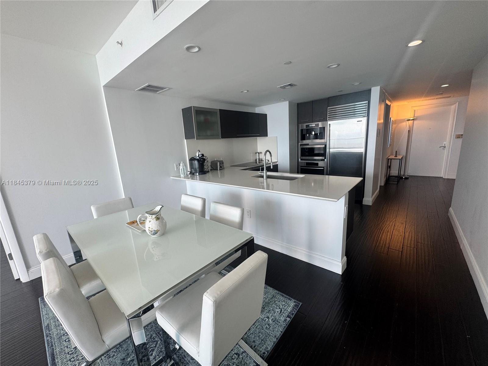 JADE BEACH CONDO - Residential Lease
