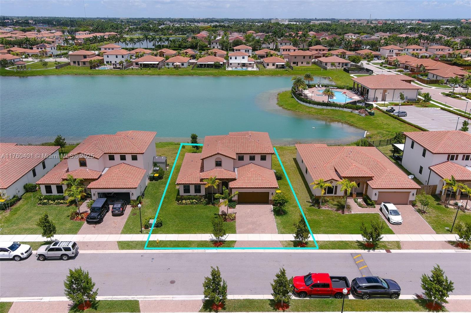 Property for Sale at 2575 Se 2nd St, Homestead, Miami-Dade County, Florida - Bedrooms: 4 
Bathrooms: 4  - $649,999