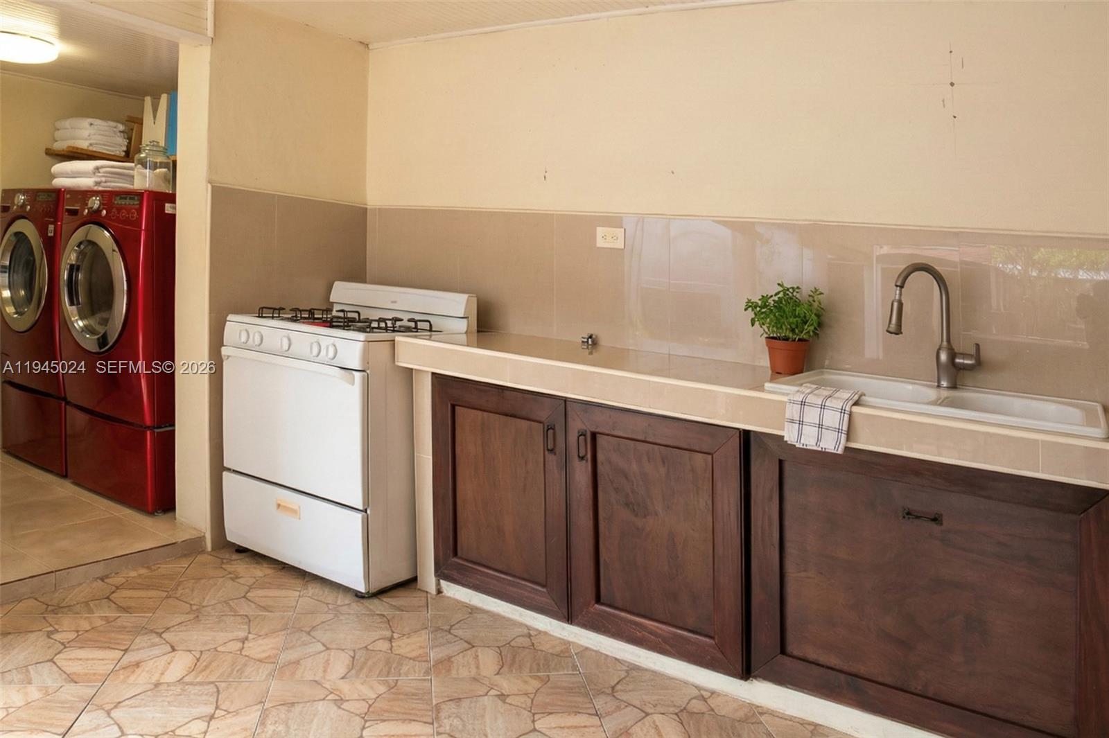 CARIBE HOMES - Residential