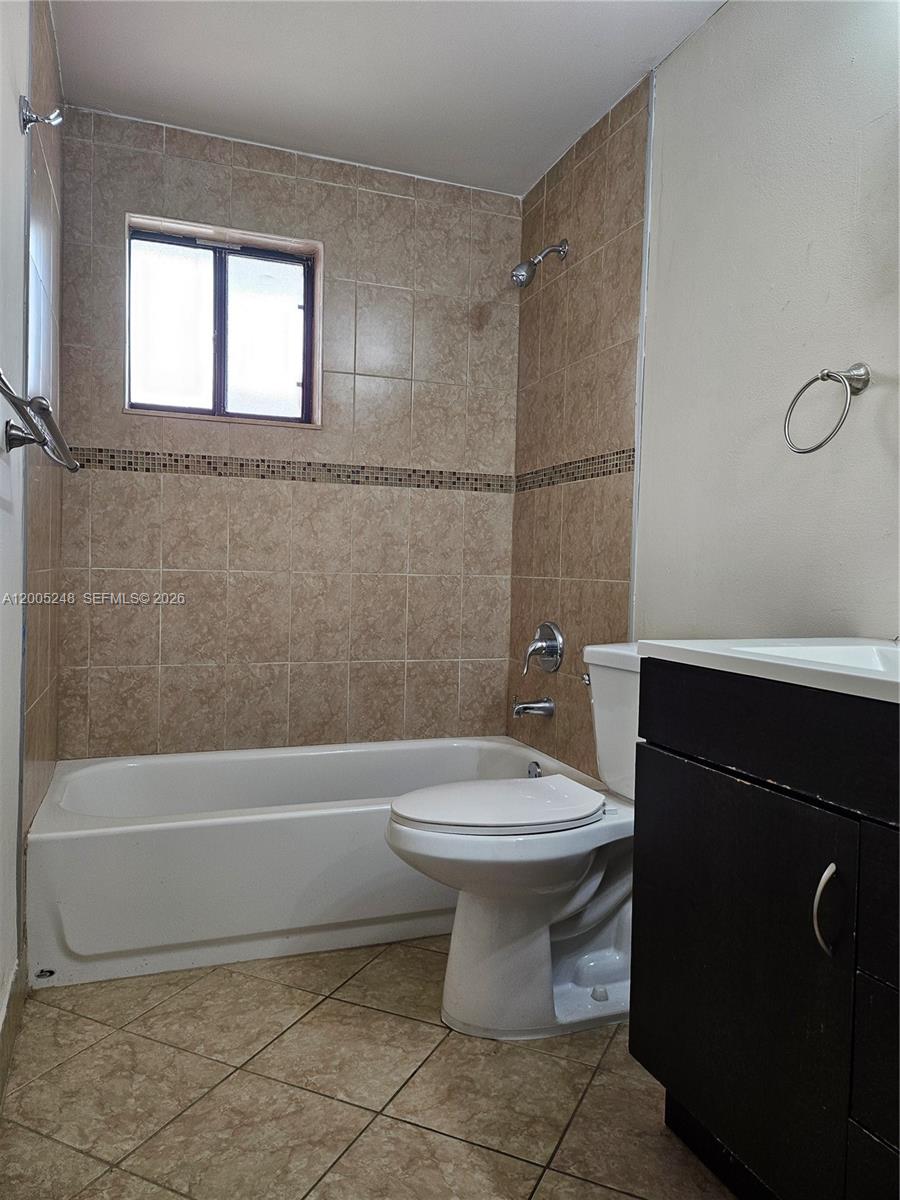 THE HORIZONS CONDO #6 - Residential