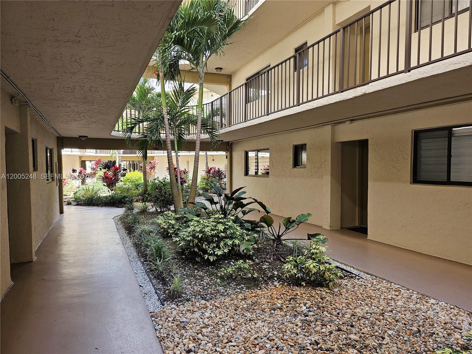 THE HORIZONS CONDO #6 - Residential