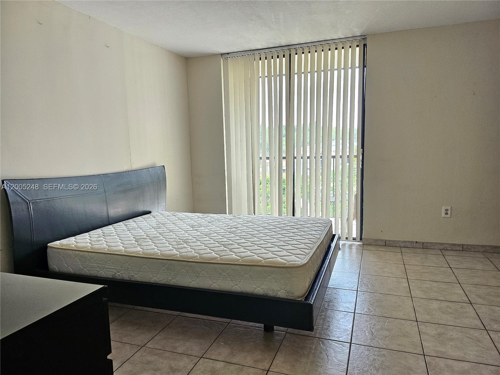 THE HORIZONS CONDO #6 - Residential