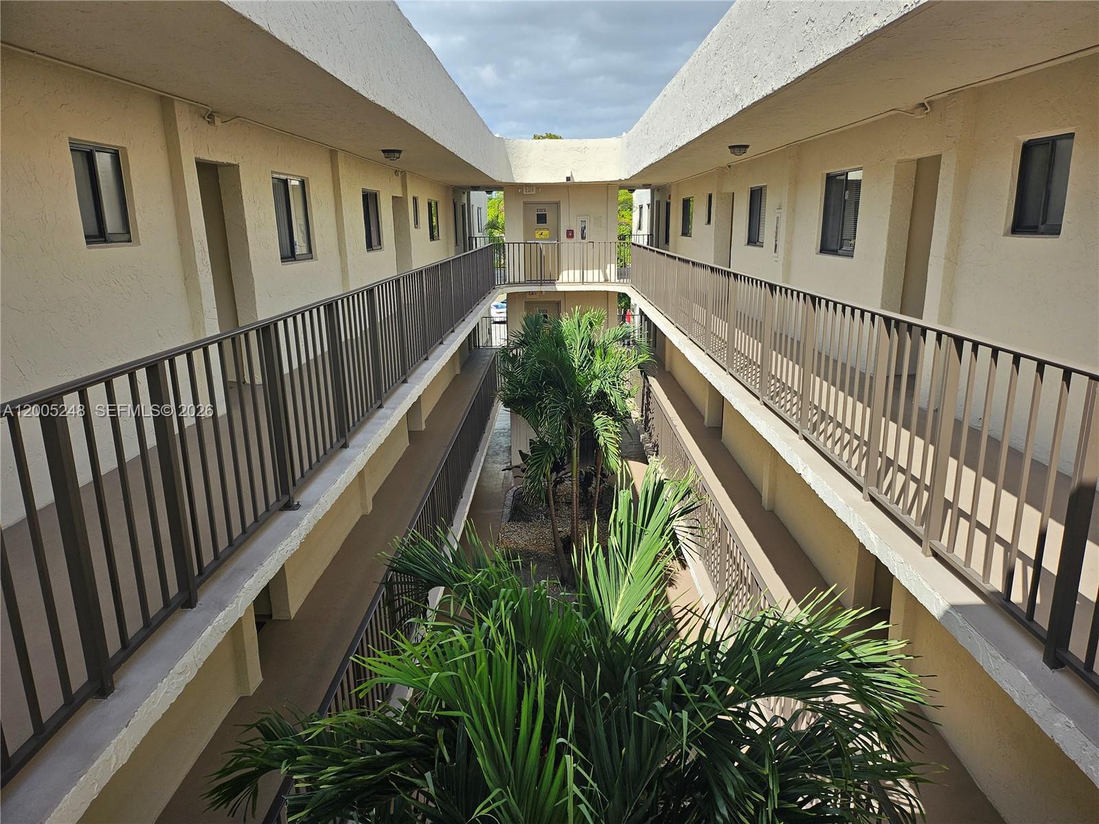 THE HORIZONS CONDO #6 - Residential