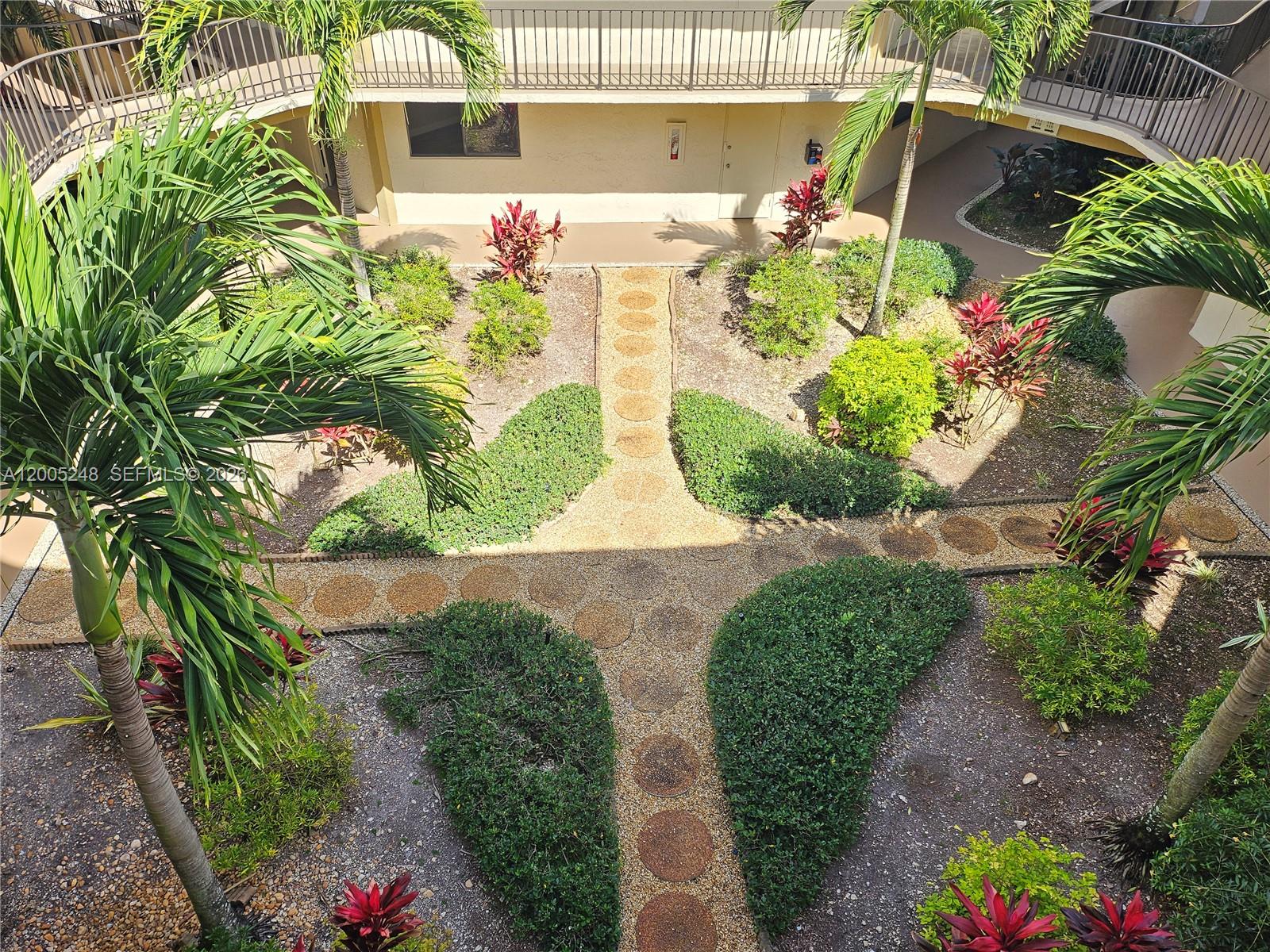 THE HORIZONS CONDO #6 - Residential