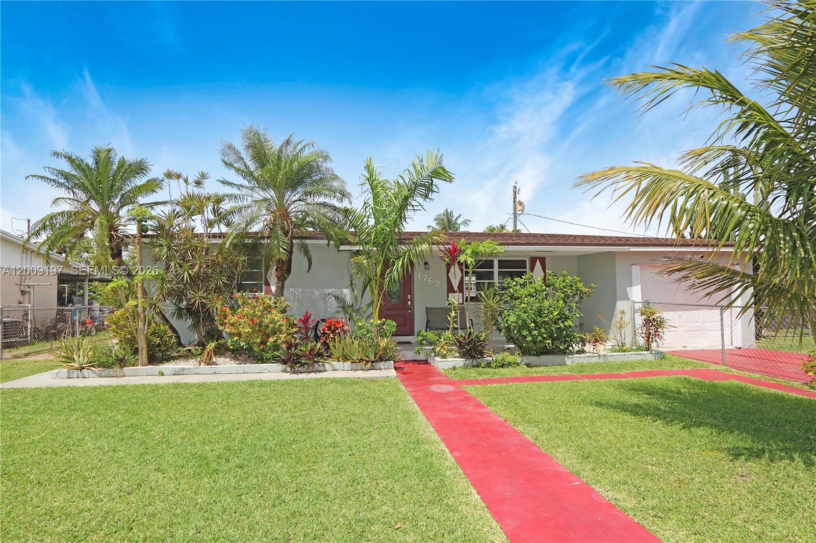 LAUREL MANOR - Residential