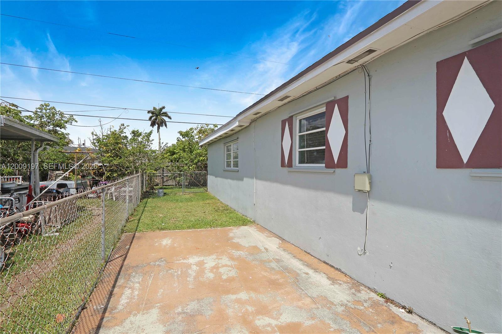 LAUREL MANOR - Residential