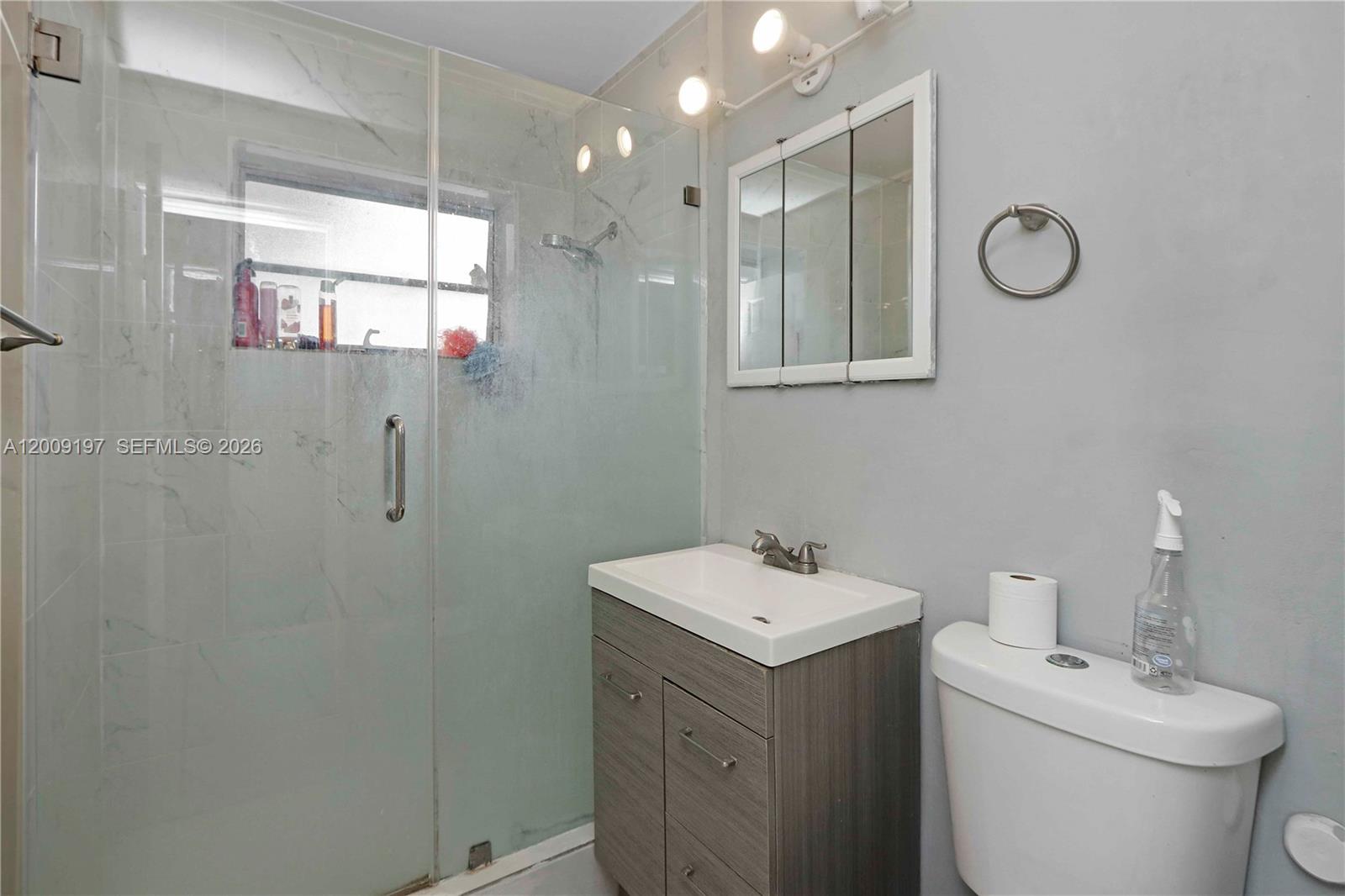 LAUREL MANOR - Residential