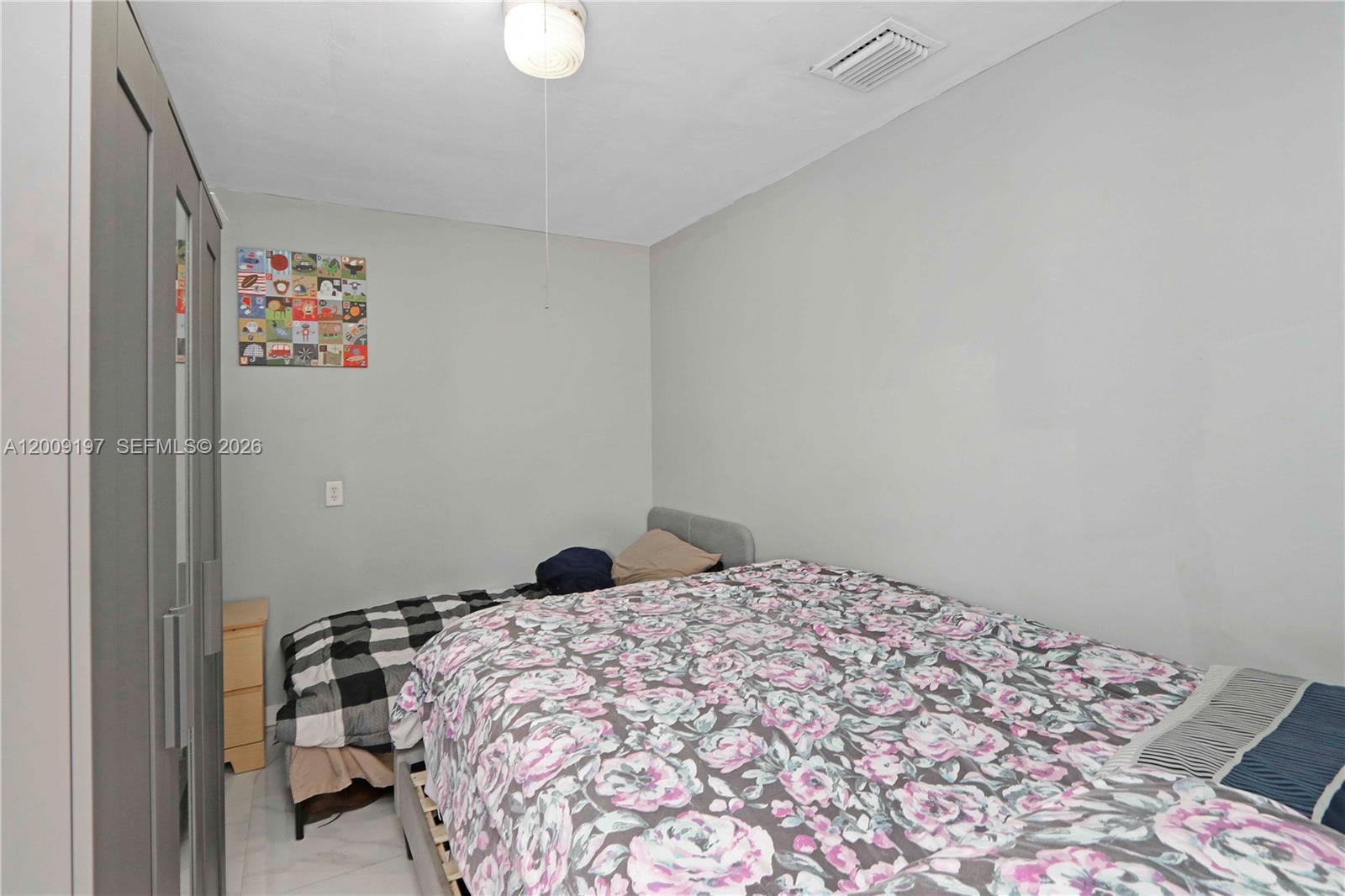 LAUREL MANOR - Residential