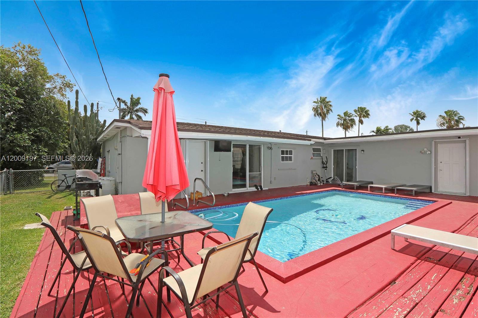 LAUREL MANOR - Residential