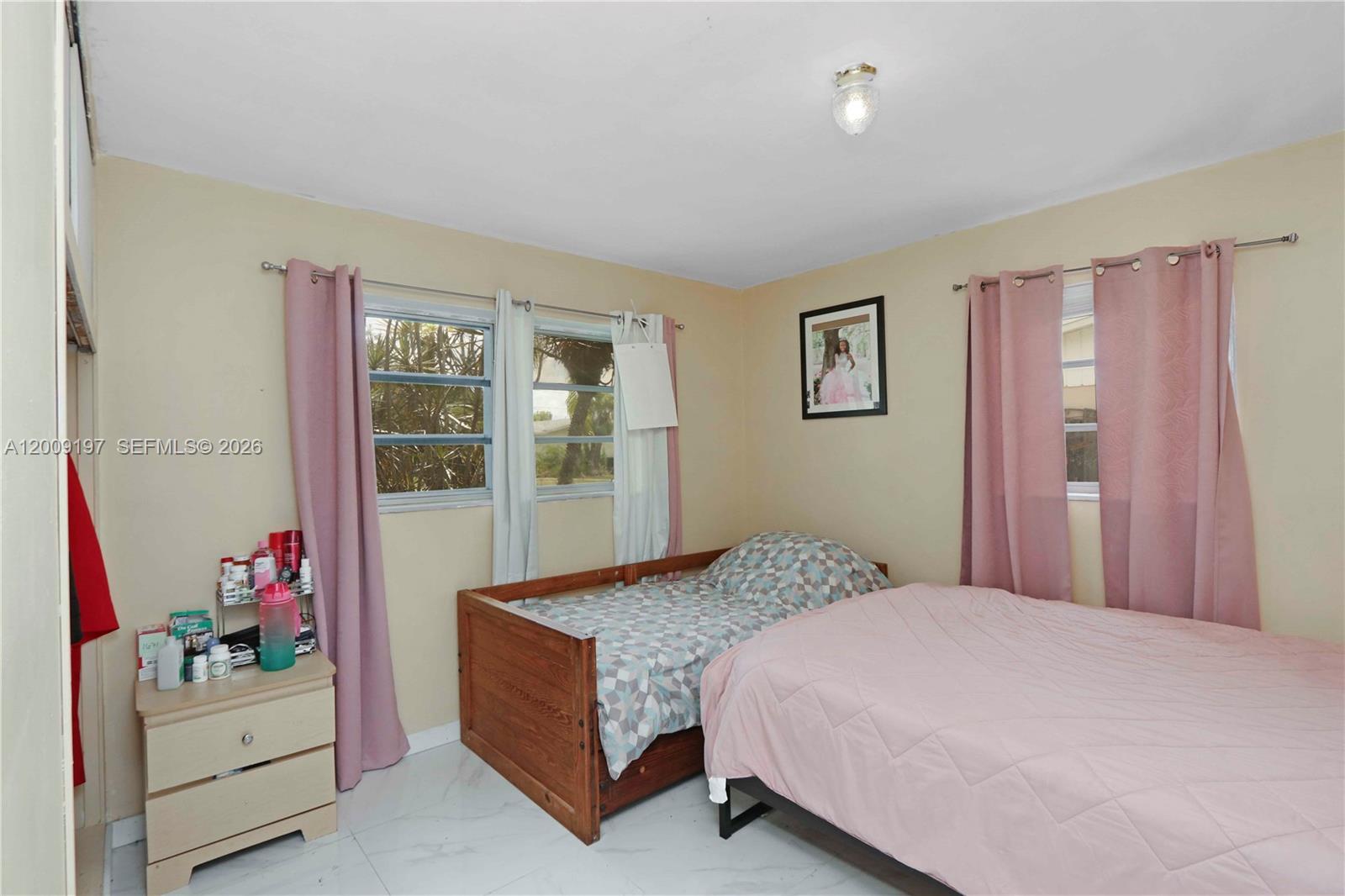 LAUREL MANOR - Residential