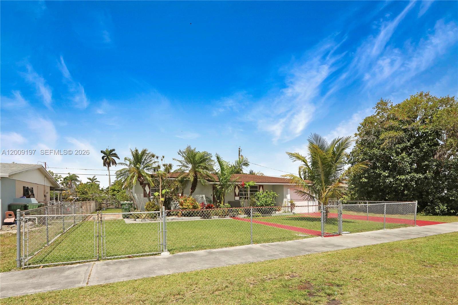 LAUREL MANOR - Residential