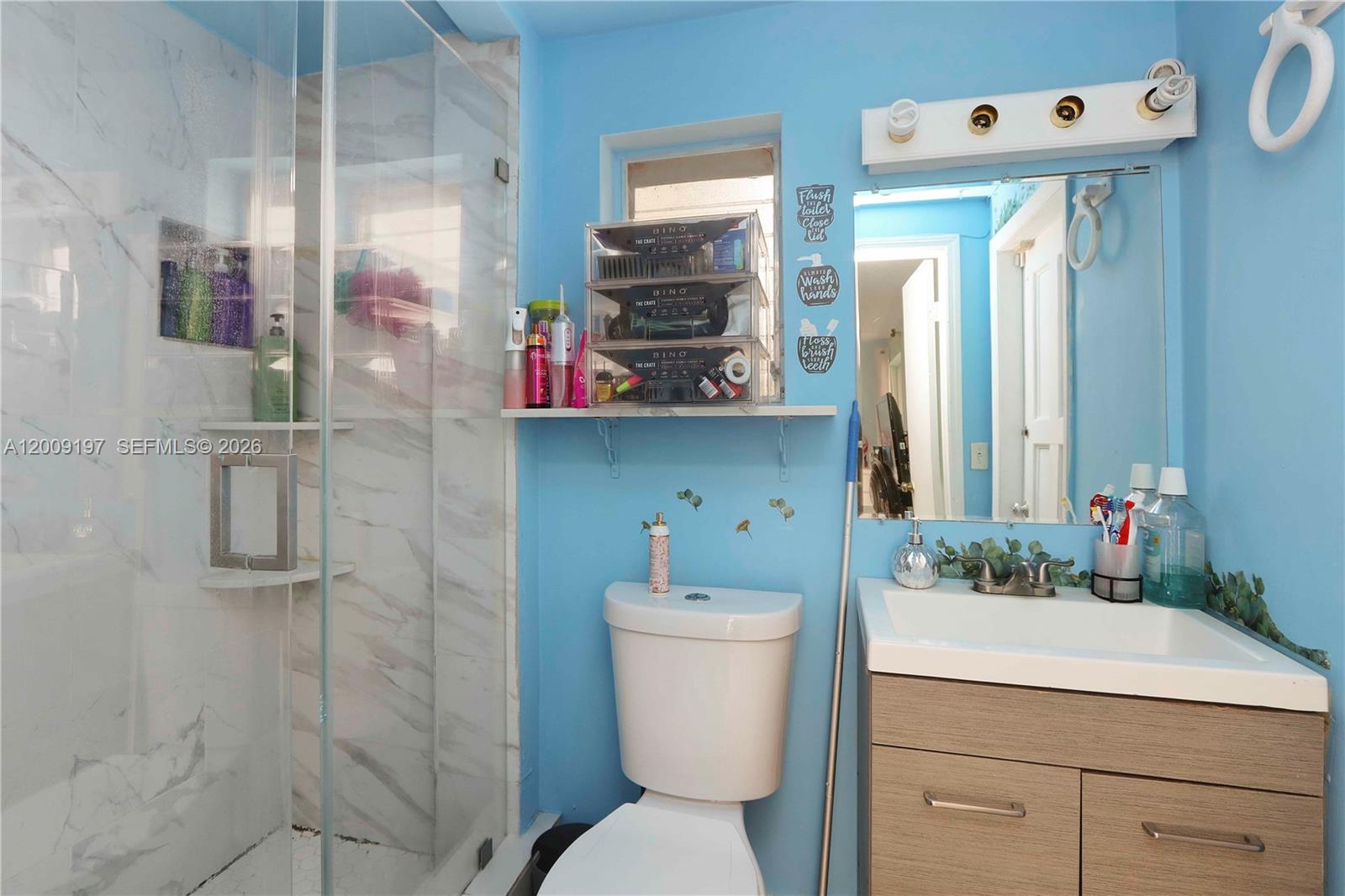 LAUREL MANOR - Residential